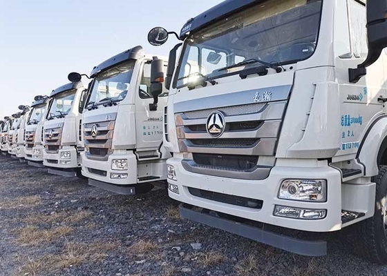 273KW Concrete Mixing Transport Trucks Used HW76 Cement Mixer Vehicle